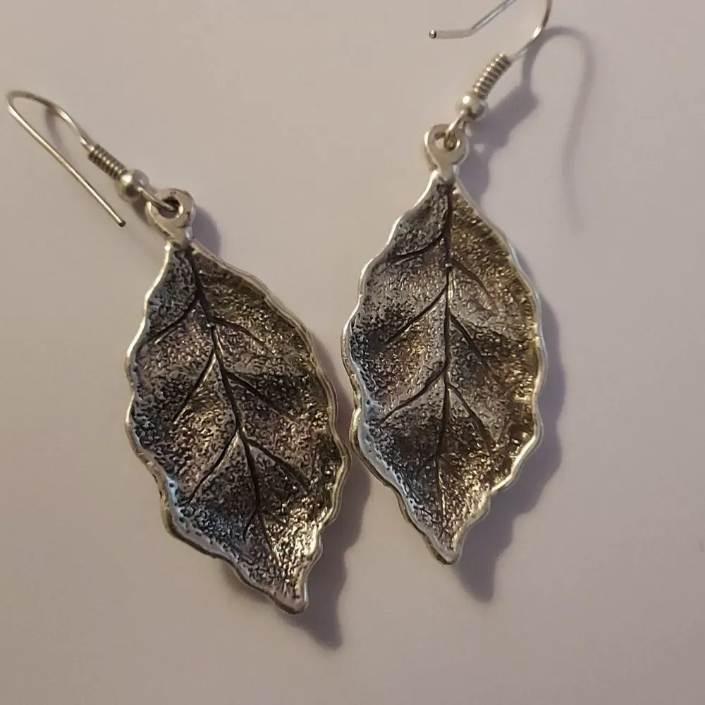 Pewter silver tone chain bracelet and matching earrings set rose and leaf